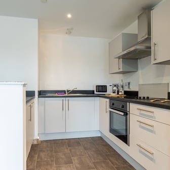 2 Bed Apartment En Suite - Image 6